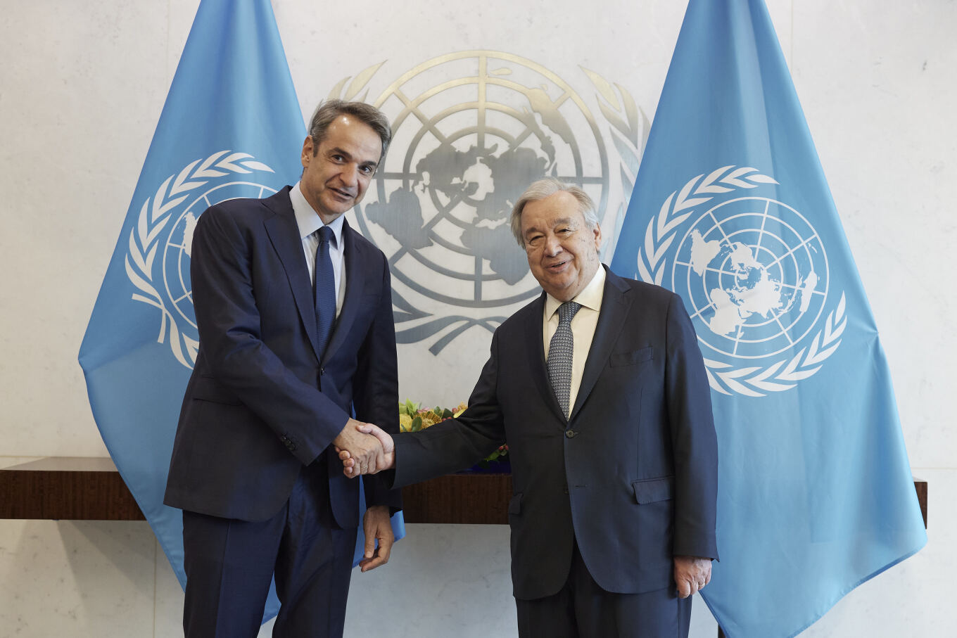 Mitsotakis calls on Guterres to make use of each alternative to resolve the Cyprus downside