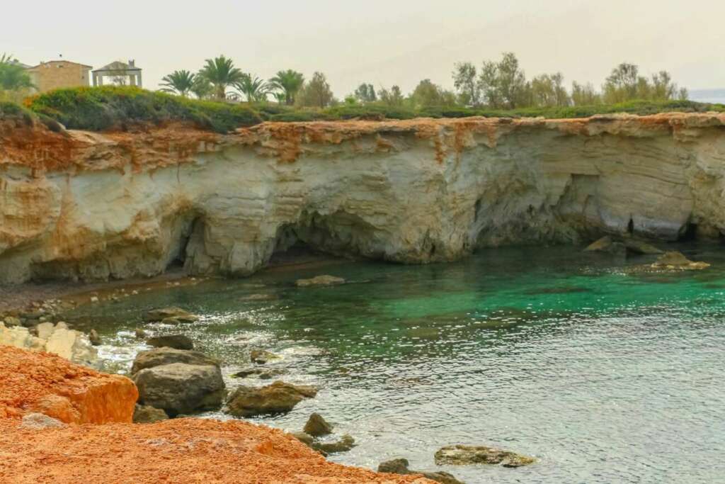 Διάσωση άνδρα που εγκλωβίστηκε στις Θαλασσινές σπηλιές