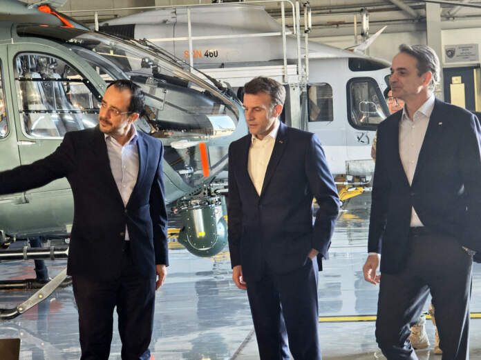 Πρόεδρος Δημοκρατίας Πρωθυπουργός Ελλάδος Γάλλος Πρόεδρος Τριμερής συνάντηση