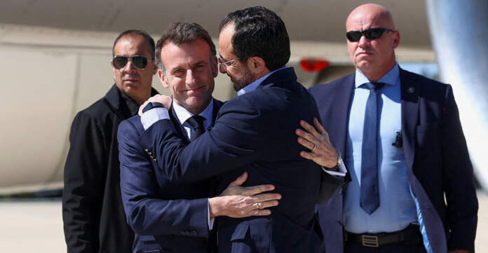 Macron Maketa