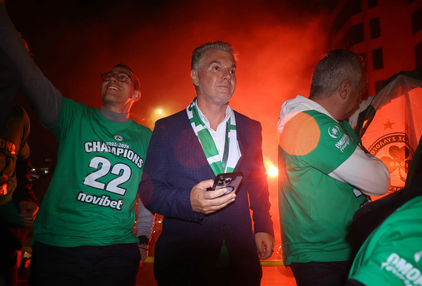 &Pi;&alpha;&pi;&alpha;&sigma;&tau;&alpha;ύ&rho;&omicron;&upsilon;: &Pi;&rho;ό&kappa;&lambda;&eta;&sigma;&eta; &eta; league phase &tau;&omicron;&upsilon; Champions League