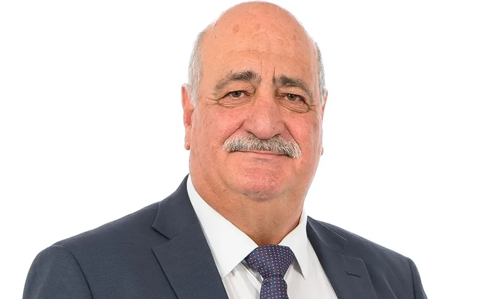 &Pi;&alpha;&rho;&alpha;&iota;&tau;ή&theta;&eta;&kappa;&epsilon; &omicron; &Pi;&rho;ό&epsilon;&delta;&rho;&omicron;&sigmaf; &tau;&eta;&sigmaf; &Epsilon;&Delta;&Epsilon;&Kappa; &Nu;ί&kappa;&omicron;&sigmaf; &Alpha;&nu;&alpha;&sigma;&tau;&alpha;&sigma;ί&omicron;&upsilon;