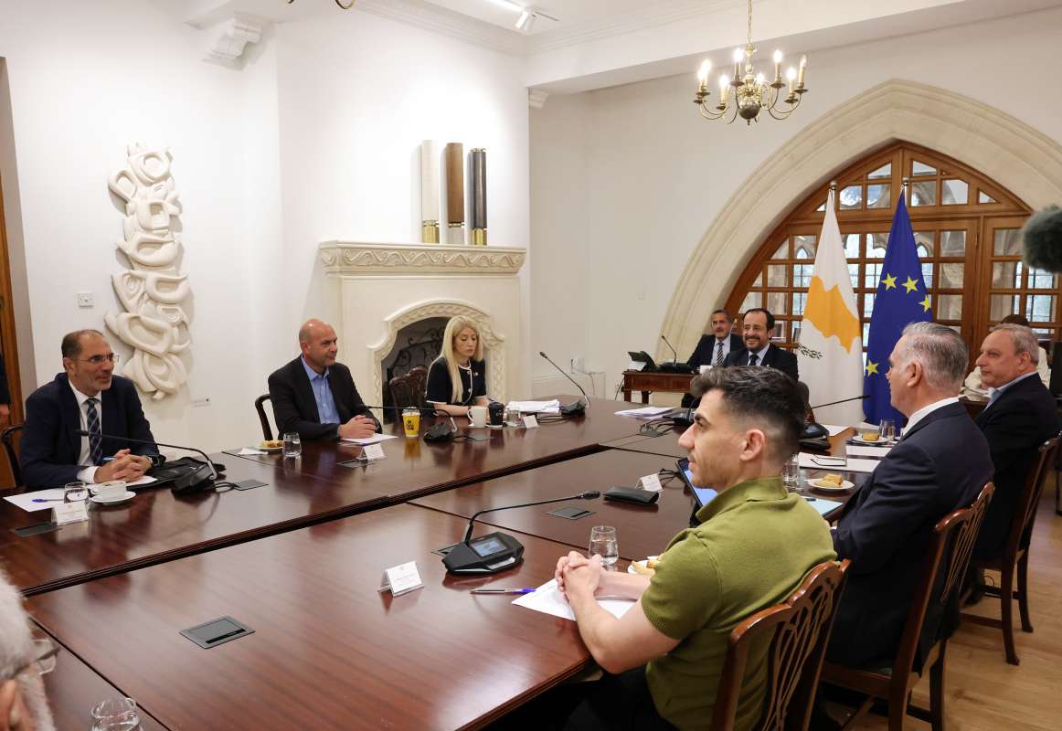 &Epsilon;&nu;&eta;&mu;&epsilon;&rho;ώ&theta;&eta;&kappa;&alpha;&nu; &tau;&alpha; &mu;έ&lambda;&eta; &tau;&omicron;&upsilon; &Epsilon;&theta;&nu;&iota;&kappa;&omicron;ύ &Sigma;&upsilon;&mu;&beta;&omicron;&upsilon;&lambda;ί&omicron;&upsilon; &gamma;&iota;&alpha; &tau;&iota;&sigmaf; &tau;&epsilon;&lambda;&epsilon;&upsilon;&tau;&alpha;ί&epsilon;&sigmaf; &epsilon;&xi;&epsilon;&lambda;ί&xi;&epsilon;&iota;&sigmaf; &sigma;&tau;&omicron; &Kappa;&upsilon;&pi;&rho;&iota;&alpha;&kappa;ό