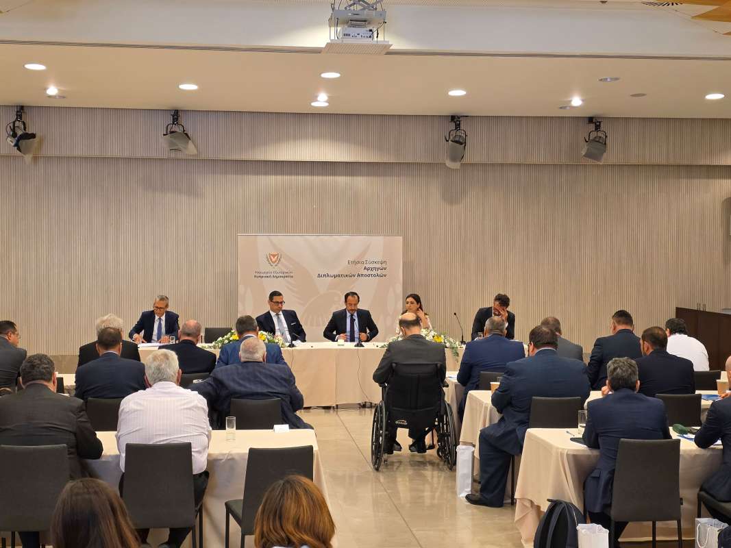 &Alpha;&xi;&iota;&omicron;&pi;&omicron;ί&eta;&sigma;&eta; &alpha;&pi;&omicron;&tau;&epsilon;&lambda;&epsilon;&sigma;&mu;ά&tau;&omega;&nu; &Kappa;&upsilon;&pi;&rho;&iota;&alpha;&kappa;ή&sigmaf; &Pi;&rho;&omicron;&epsilon;&delta;&rho;ί&alpha;&sigmaf; &zeta;&eta;&tau;ά &alpha;&pi;ό &tau;&iota;&sigmaf; &delta;&iota;&pi;&lambda;&omega;&mu;&alpha;&tau;&iota;&kappa;έ&sigmaf; &alpha;&pi;&omicron;&sigma;&tau;&omicron;&lambda;έ&sigmaf;
