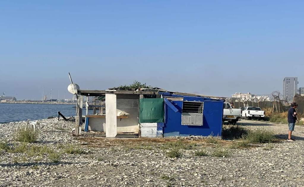 Paralia Larnaka4