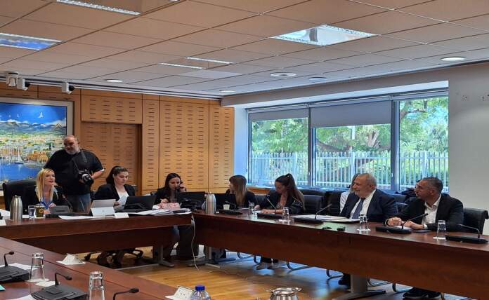 Επιτροπή Νομικών γενικός εισαγγελεας και 2ο θεμα συζητηση για εξώδικα