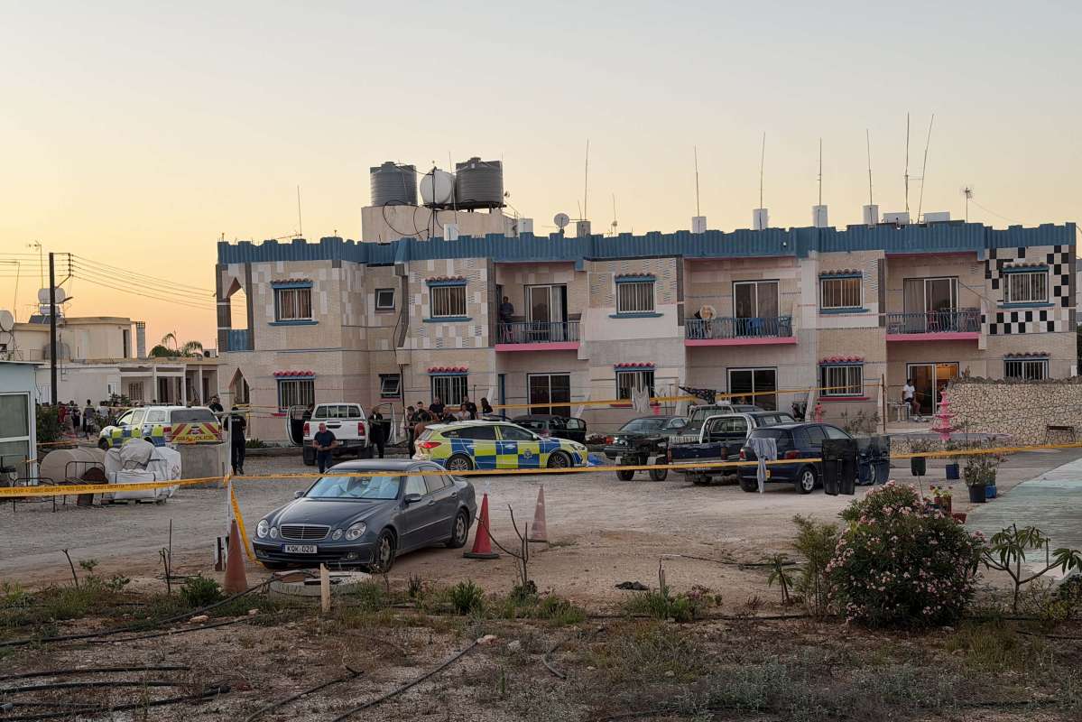 &Xi;&epsilon;&kappa;ί&nu;&eta;&sigma;&epsilon; &eta; &delta;ί&kappa;&eta; &tau;&omicron;&upsilon; &pi;&alpha;&tau;έ&rho;&alpha; &gamma;&iota;&alpha; &tau;&eta; &delta;&iota;&pi;&lambda;ή &tau;&rho;&alpha;&gamma;&omega;&delta;ί&alpha; &tau;&eta;&sigmaf; &Xi;&upsilon;&lambda;&omicron;&phi;ά&gamma;&omicron;&upsilon; &mu;&epsilon; &tau;&alpha; &nu;&epsilon;&kappa;&rho;ά &alpha;&delta;&epsilon;&lambda;&phi;ά&kappa;&iota;&alpha; &ndash;&Tau;&alpha; &delta;ύ&omicron; &tau;&omicron;&upsilon; &alpha;&iota;&tau;ή&mu;&alpha;&tau;&alpha;